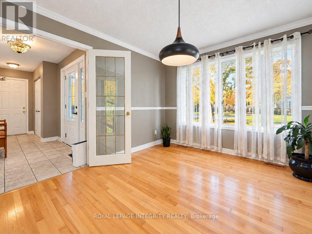 4 MARY HILL CRESCENT - 13