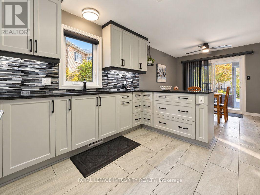 4 MARY HILL CRESCENT - 16