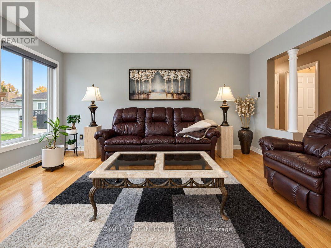 4 MARY HILL CRESCENT - 8