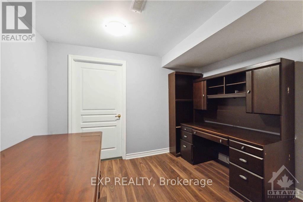 152 Twyford Street — photo 29