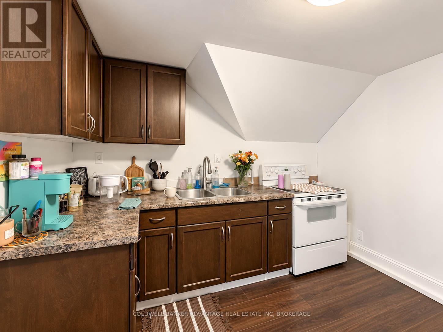 125 OMER AVENUE - 21
