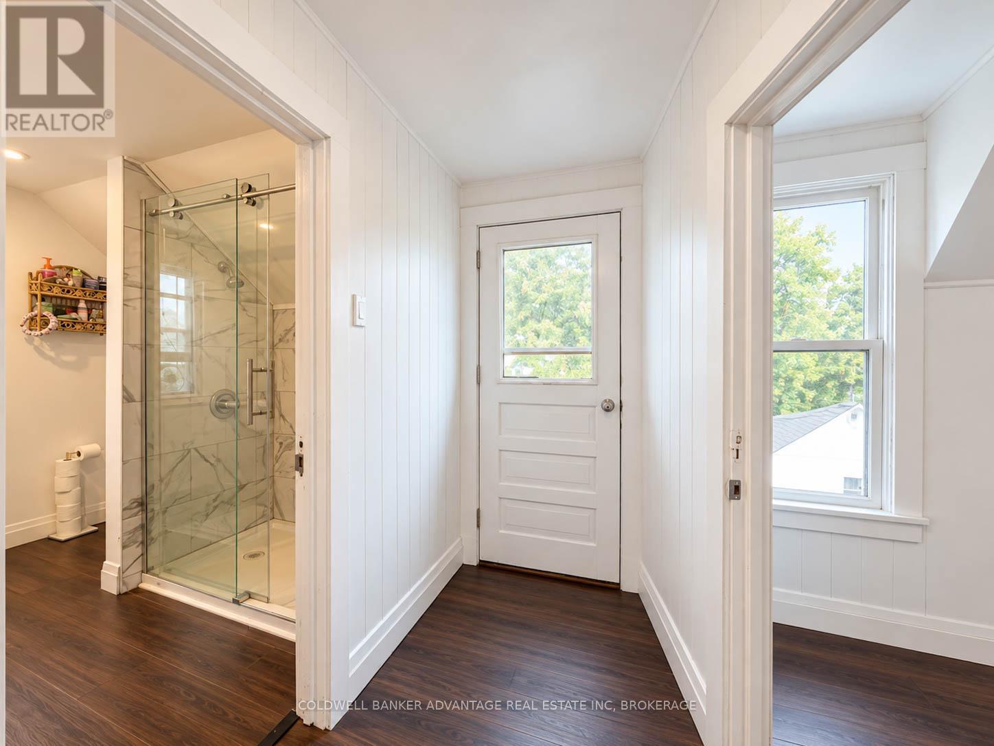 125 Omer Avenue — photo 26