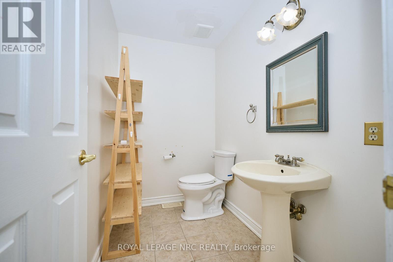 4040 Lakeshore Road — photo 12