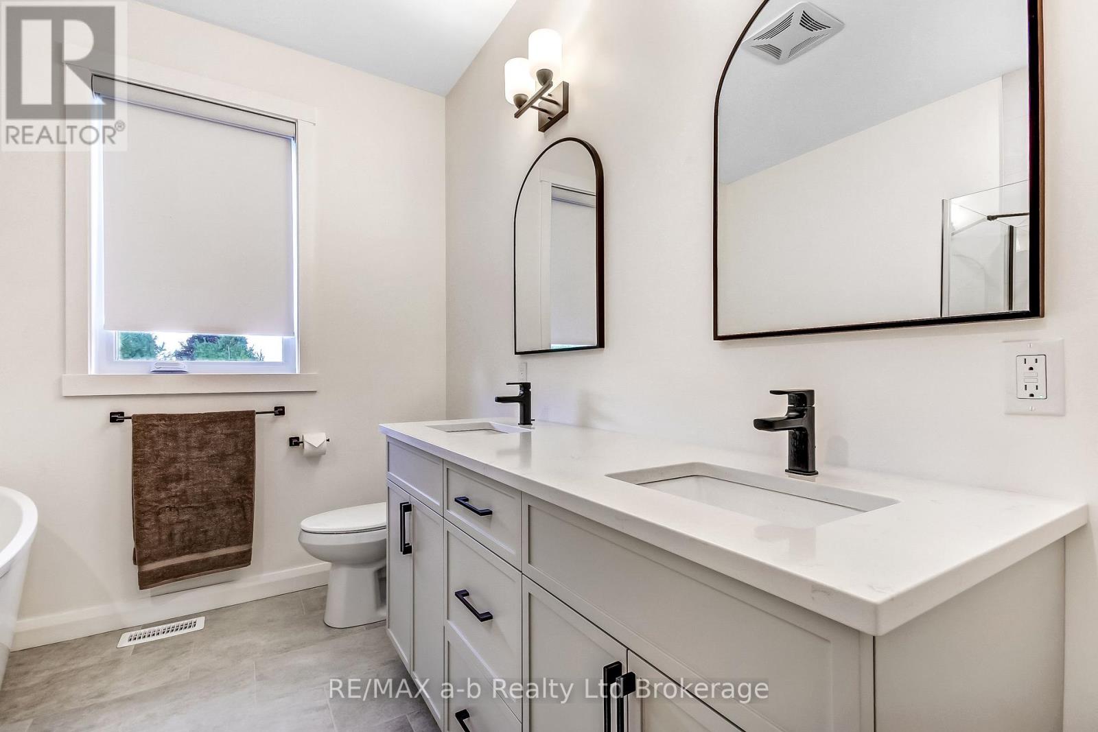 16 Cornwell Crescent — photo 16
