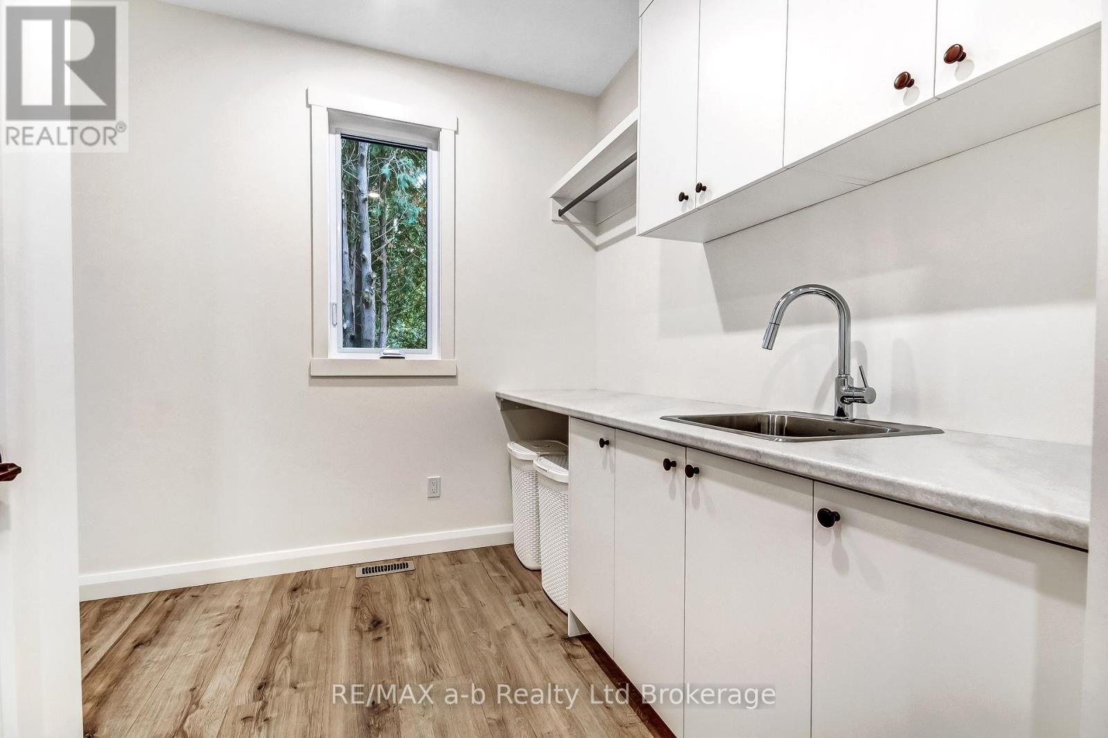 16 Cornwell Crescent — photo 22