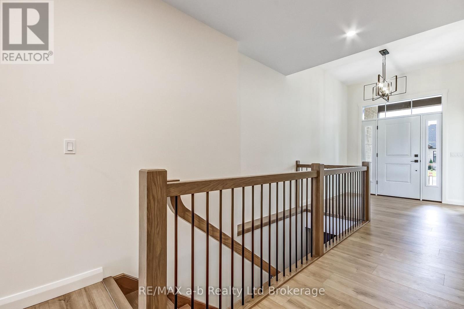 16 Cornwell Crescent — photo 24