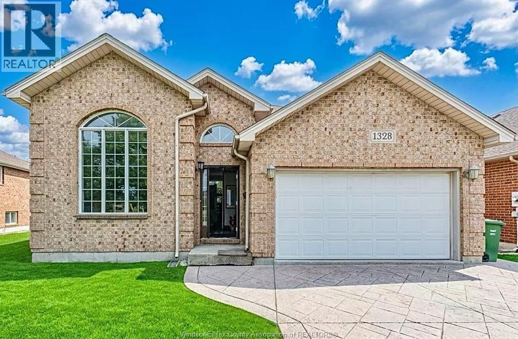 1328 Imperial Crescent