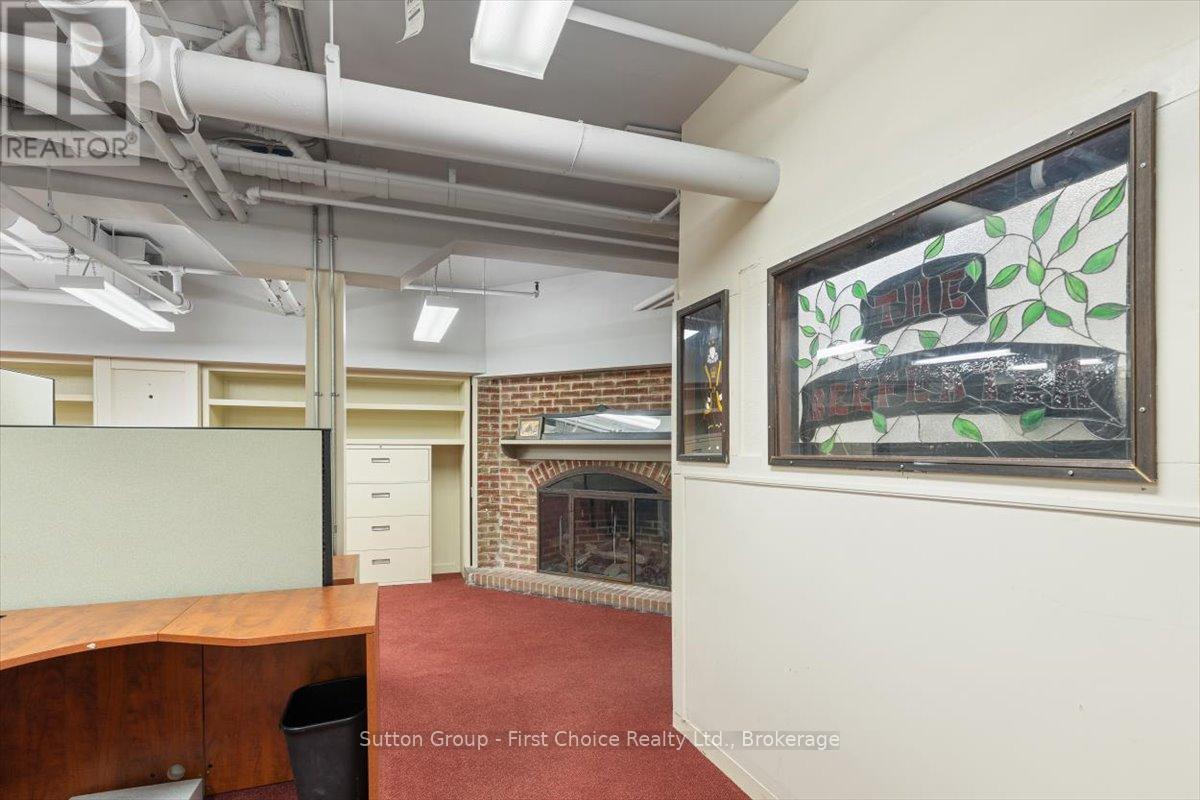 107 Erie Street — photo 19