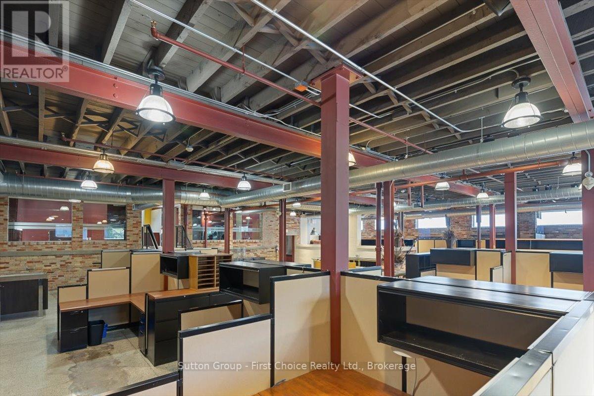 107 Erie Street — photo 31