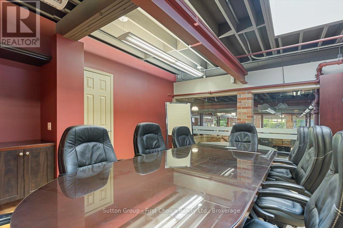 107 Erie Street — photo 33