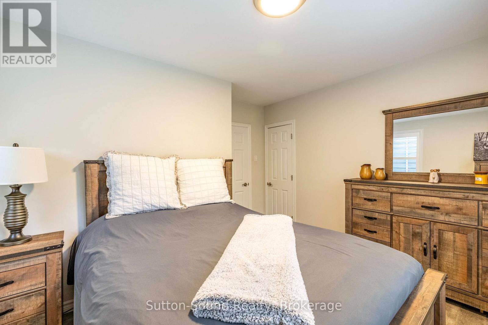 850 8TH AVENUE E - 10