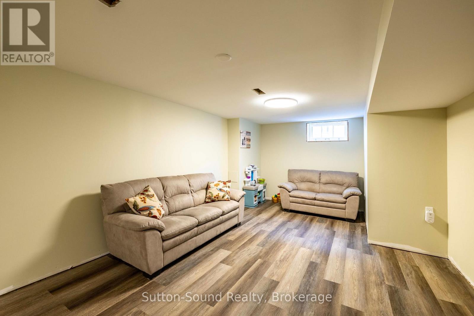 850 8th Avenue East — photo 21