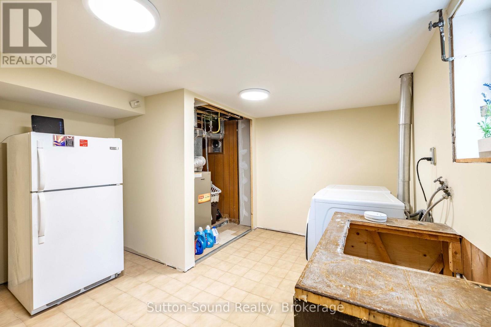 850 8TH AVENUE E - 23