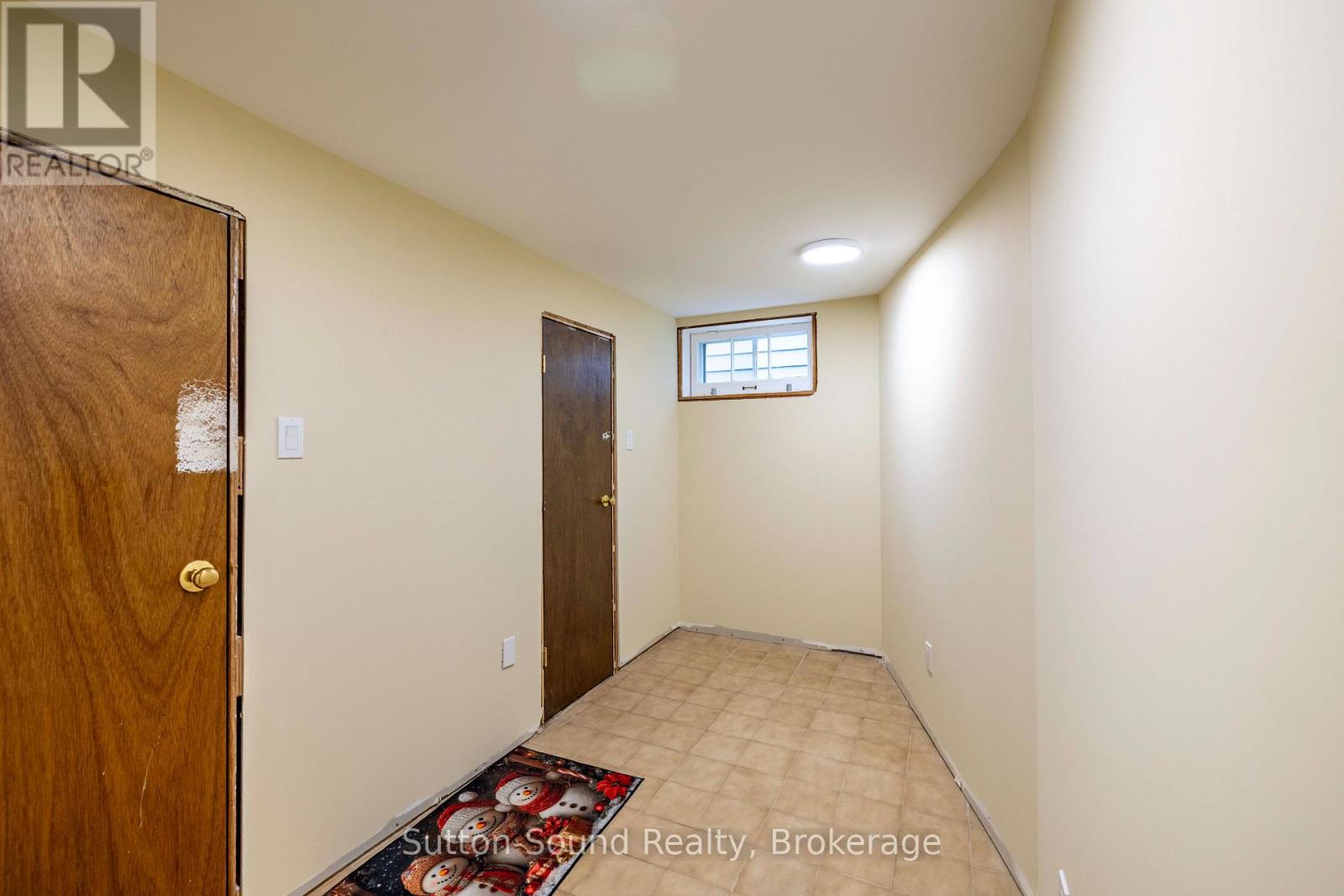 850 8TH AVENUE E - 24