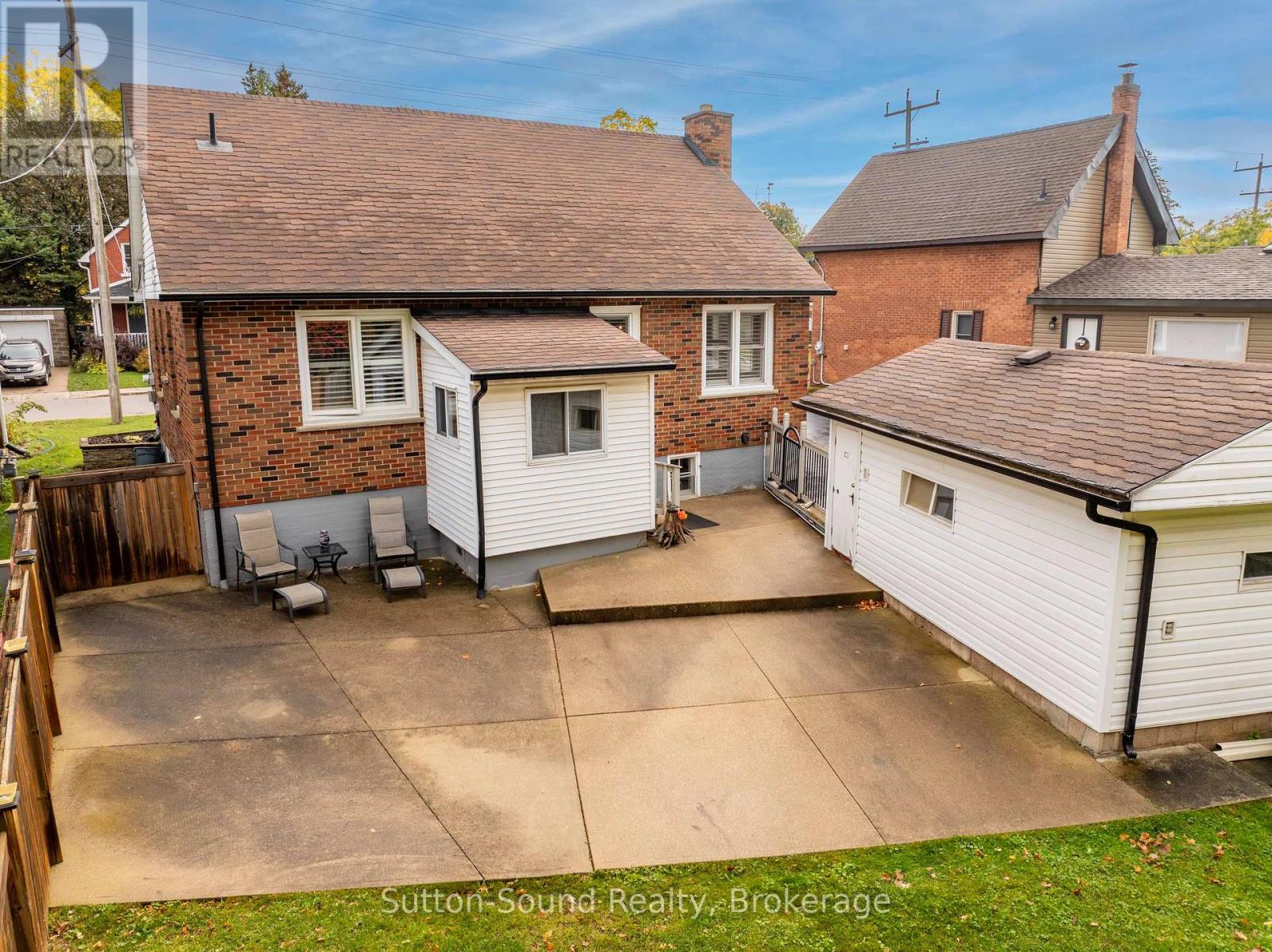850 8TH AVENUE E - 29