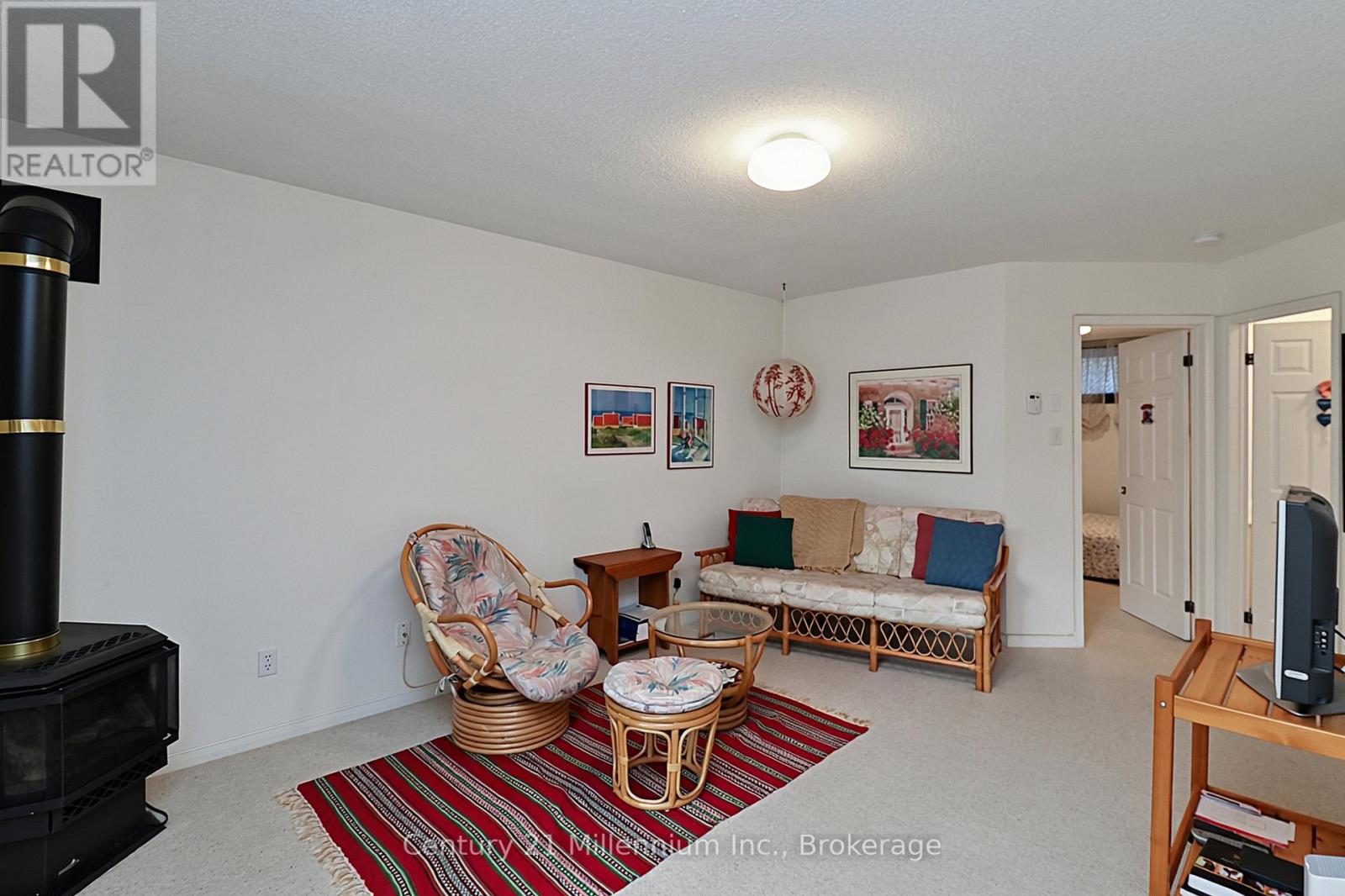 #147 150 VICTORIA STREET S - 24
