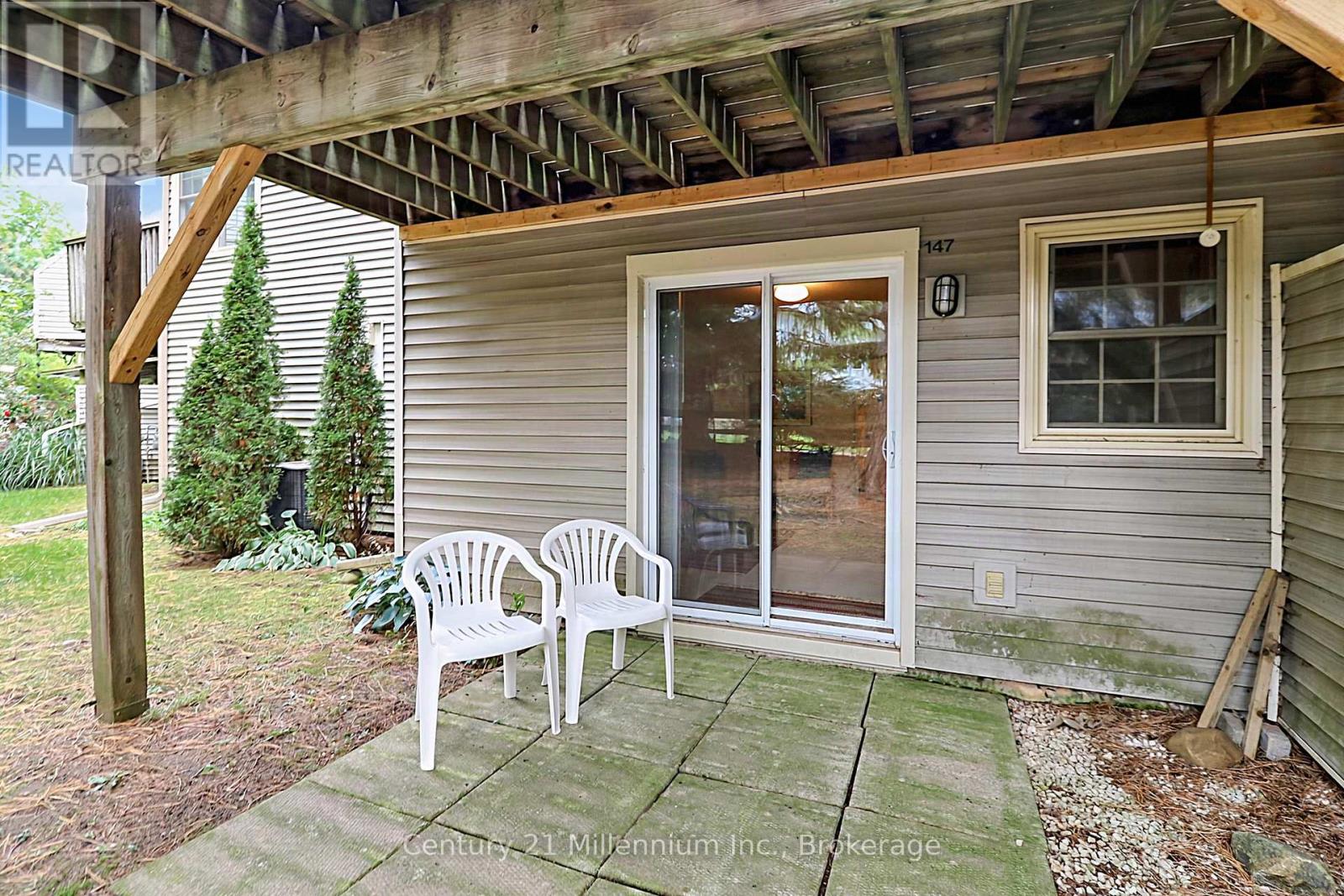 #147 150 VICTORIA STREET S - 28