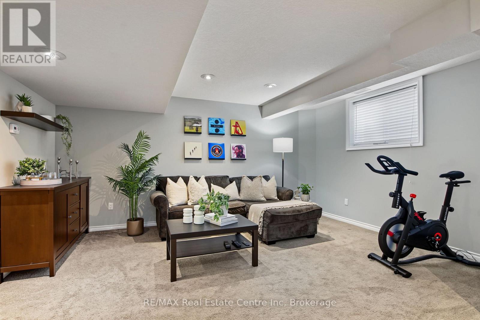 54 WILKIE CRESCENT - 19