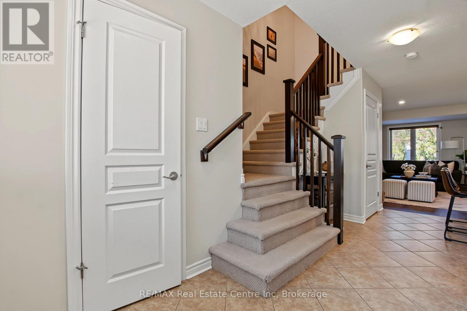 54 WILKIE CRESCENT - 4