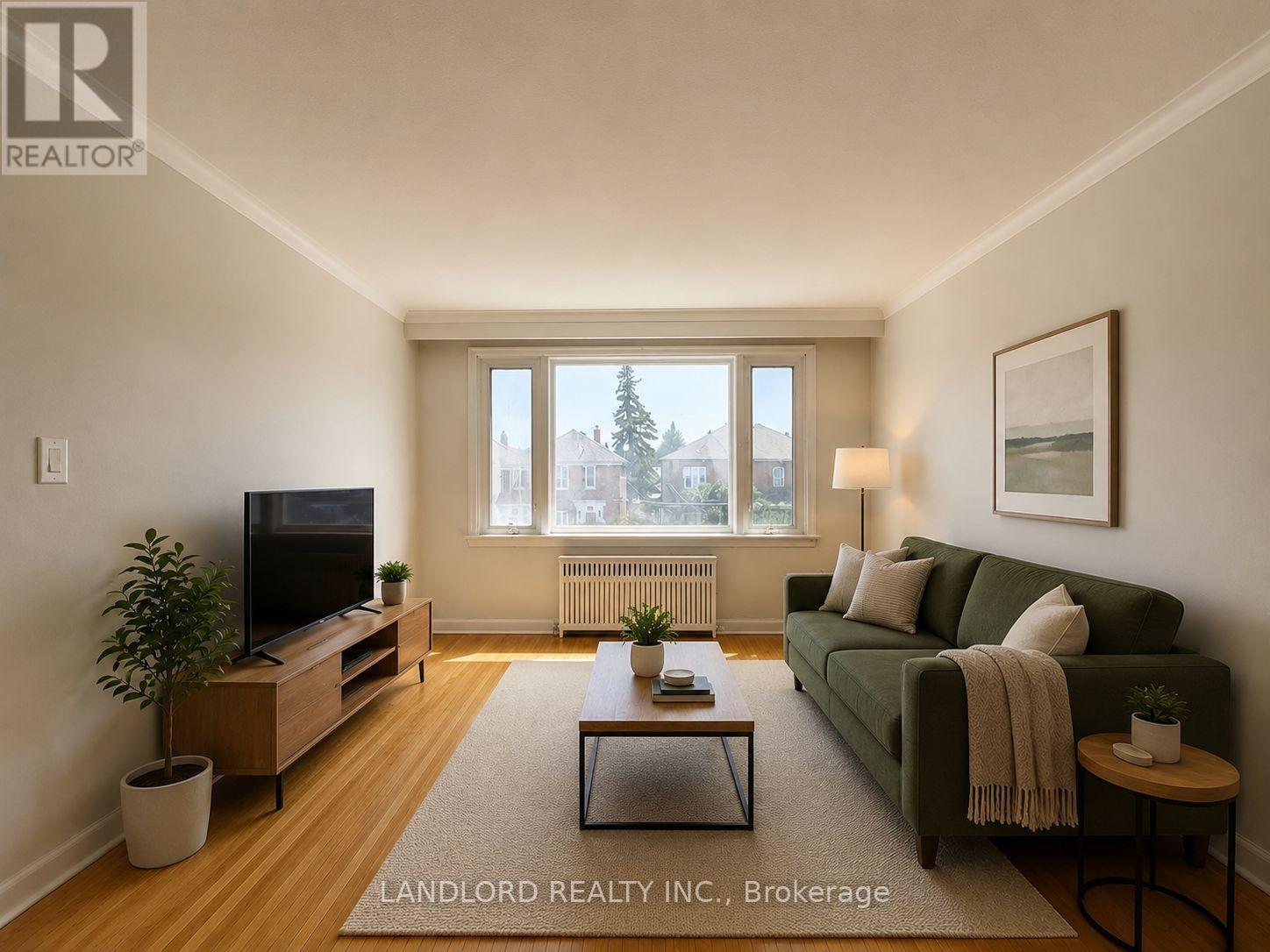 82 Lanark Avenue — photo 1
