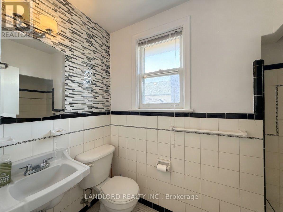 82 Lanark Avenue — photo 14