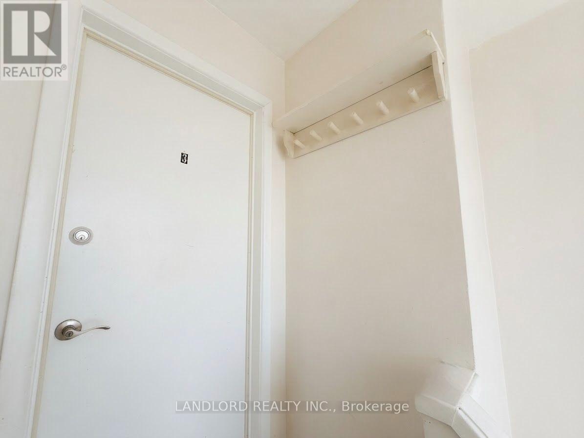 82 Lanark Avenue — photo 26
