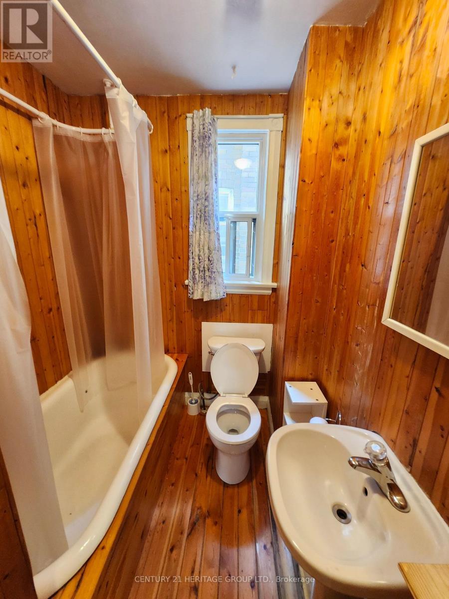 1356 Avenue Road — photo 10