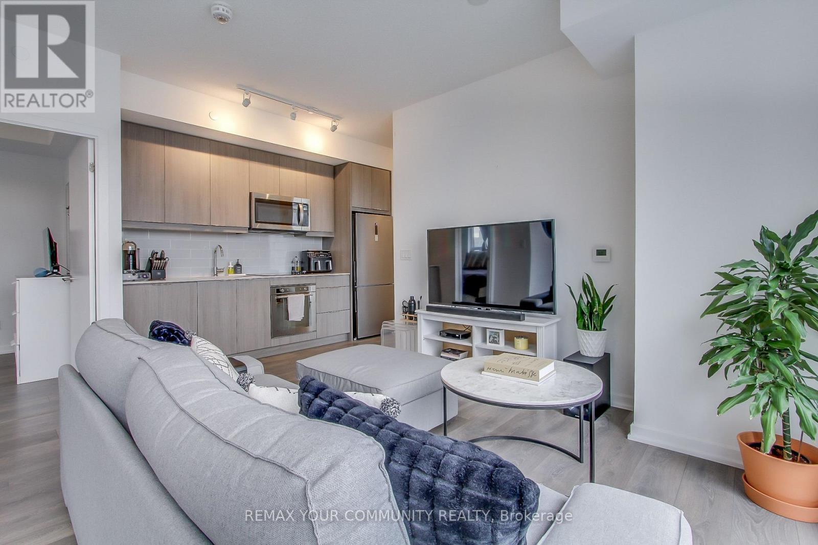 32 Forest Manor Road — photo 16