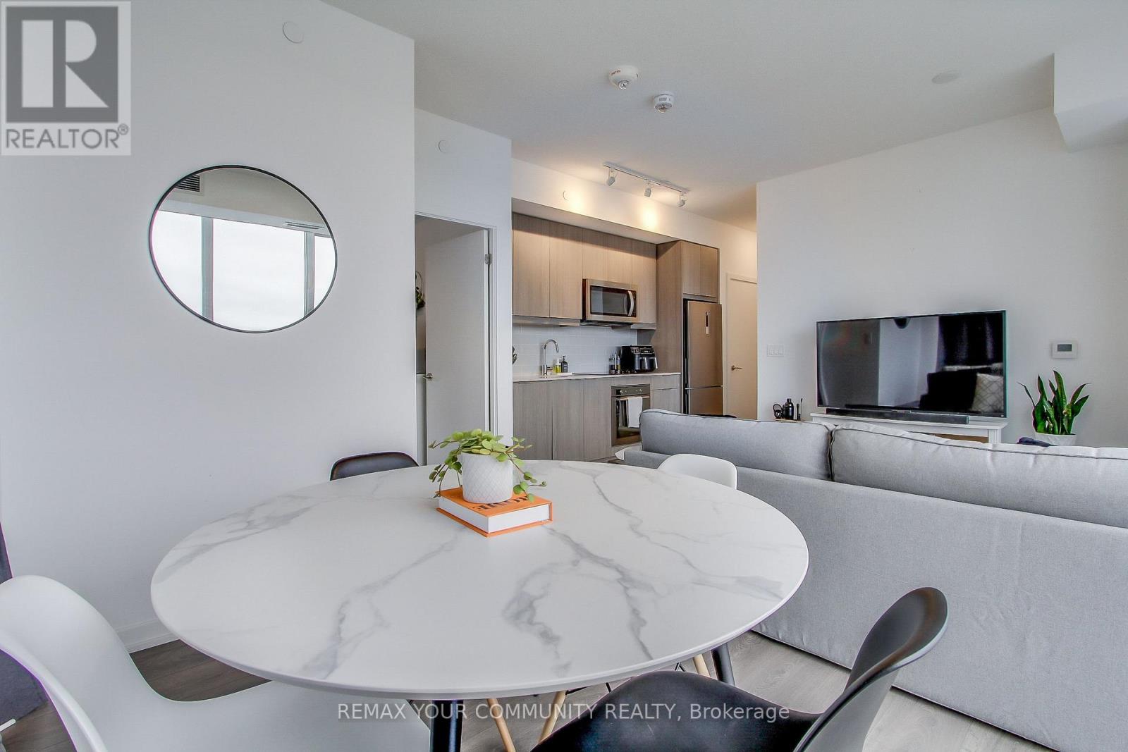 32 Forest Manor Road — photo 22