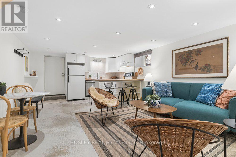 206 Ashworth Avenue, Toronto, ON photo 23