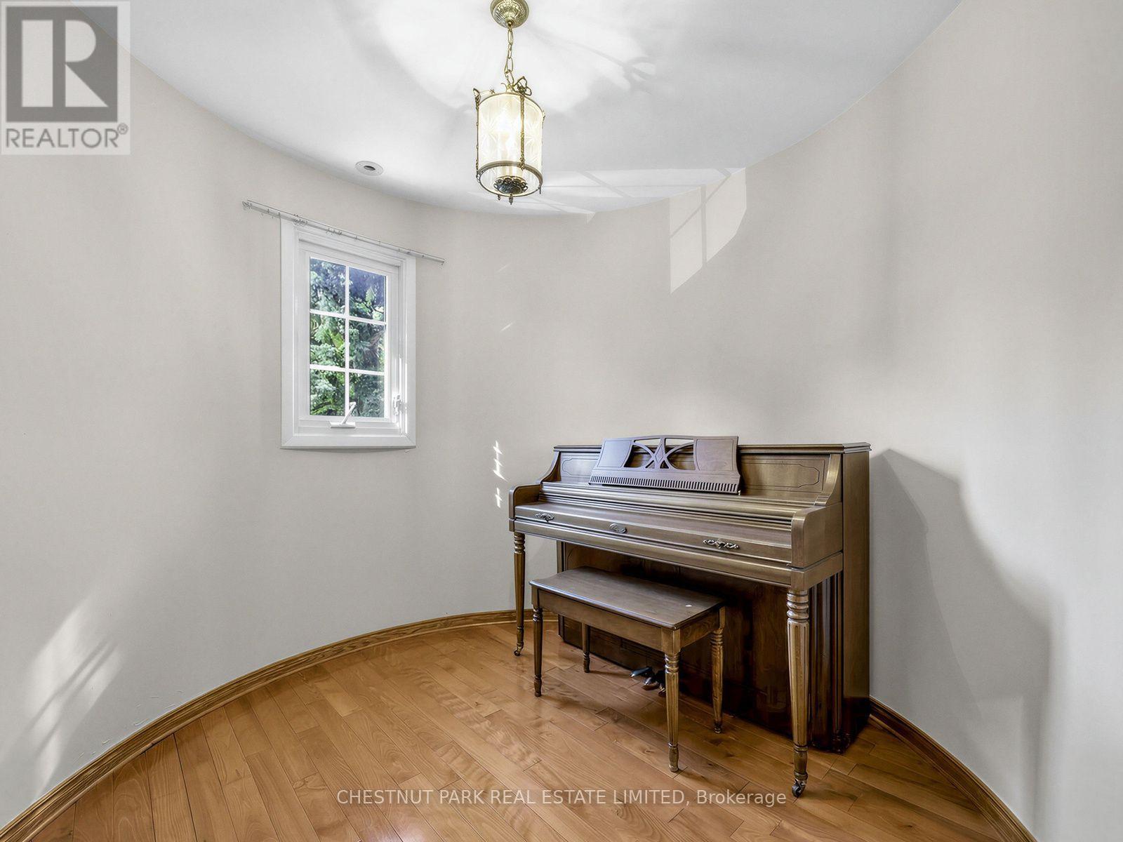 59 Chipstead Road, Toronto, ON photo 25