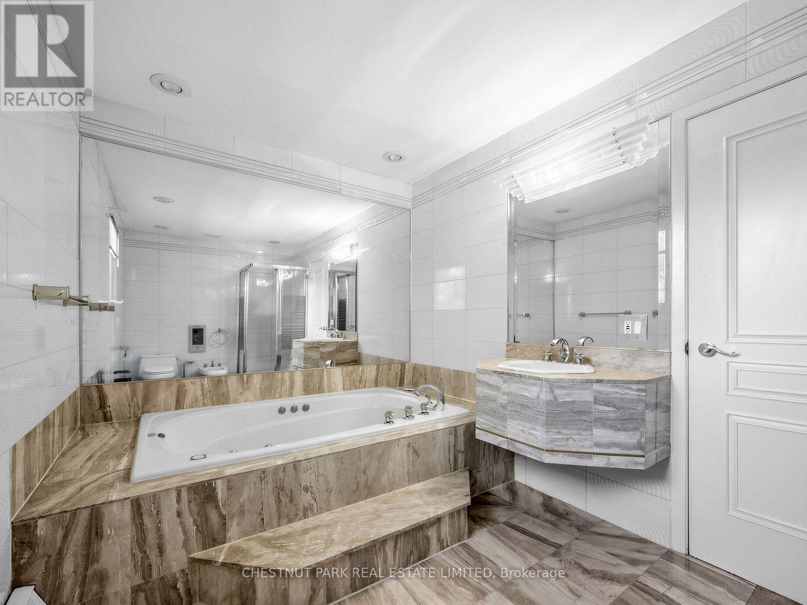 59 Chipstead Road, Toronto, ON photo 27