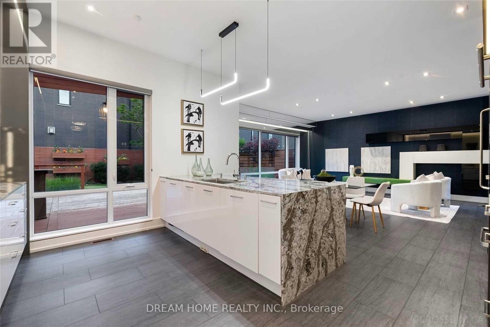 21 Valliere Place — photo 10