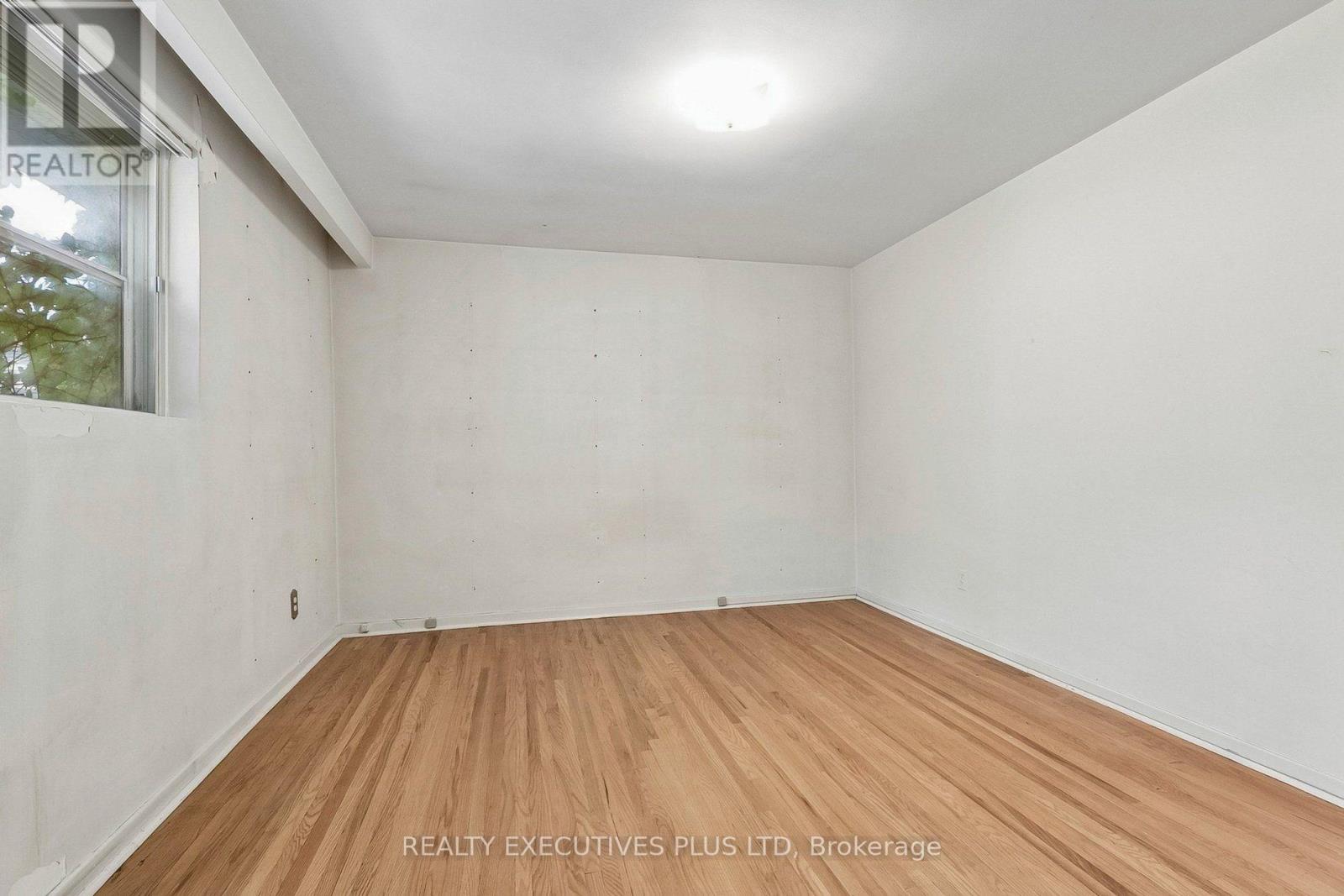 12 Mandel Crescent, Toronto, ON photo 21