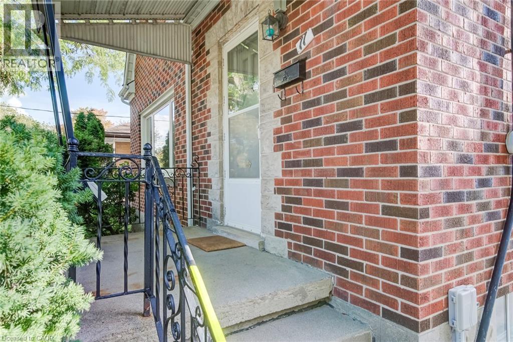 11 Crestwood Avenue — photo 4