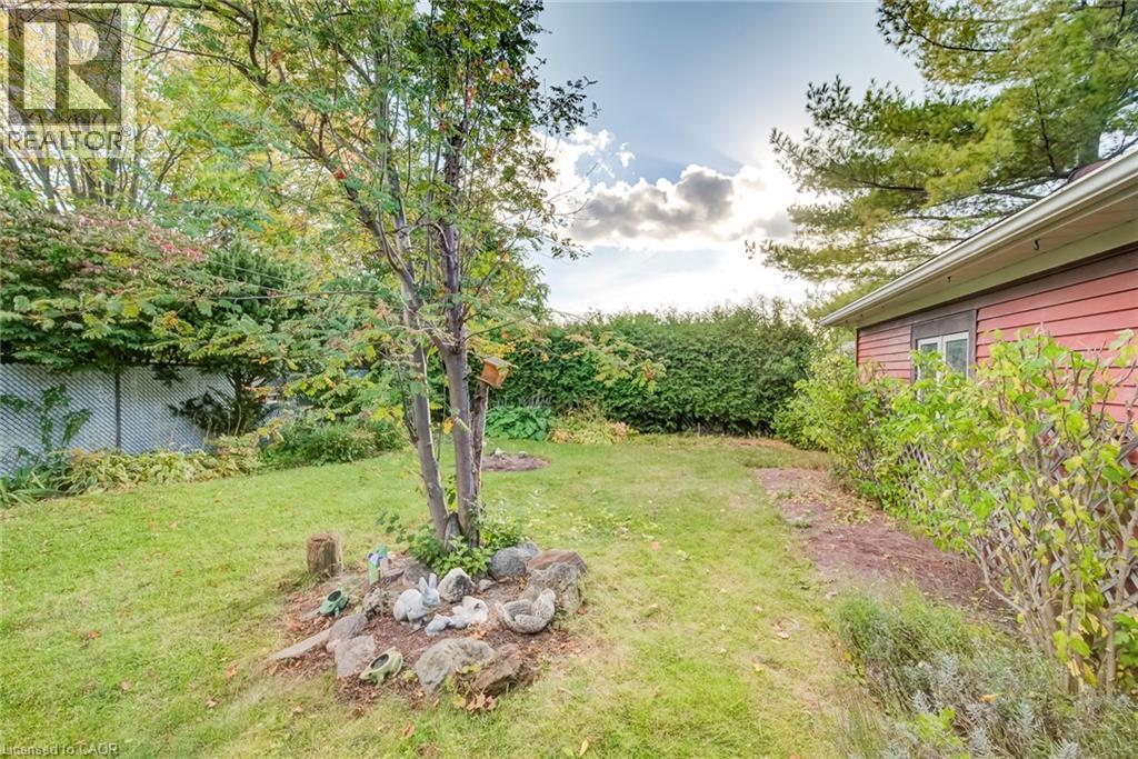 11 CRESTWOOD Avenue - 35
