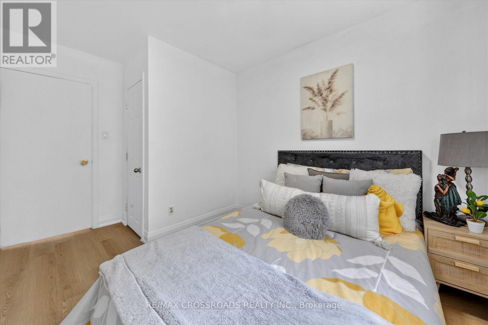 210 LINDEN AVENUE - 14
