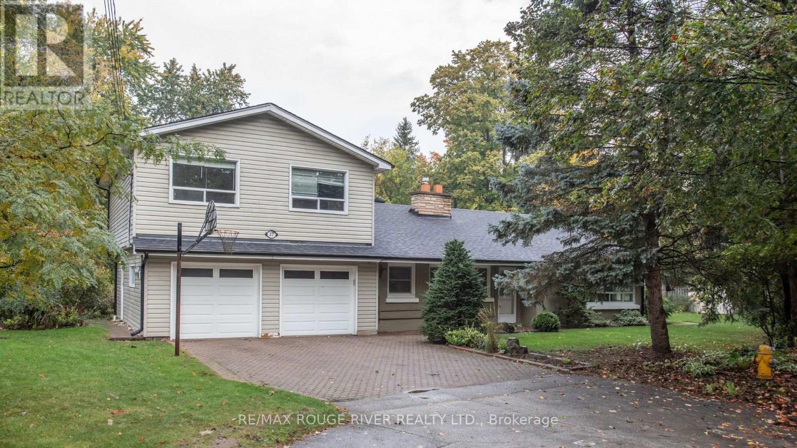 37 Acland Crescent, Toronto, ON photo 1