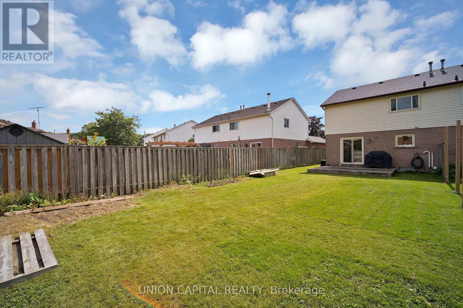 73 HUMPHREY DRIVE - 33