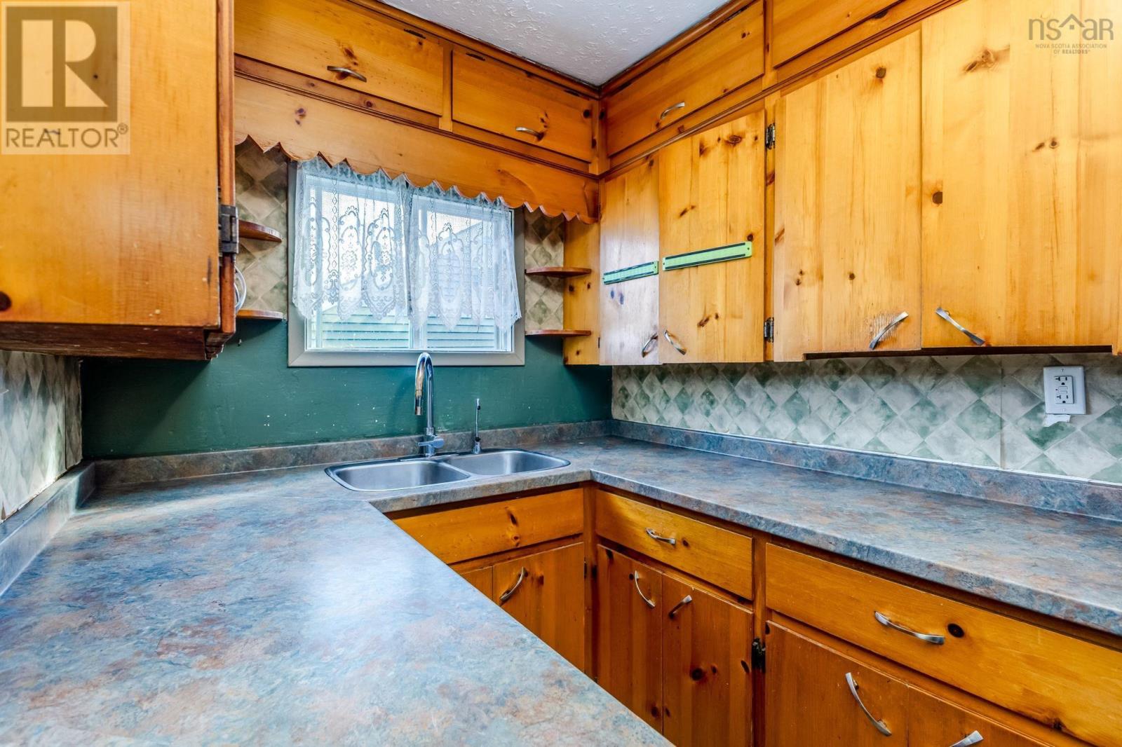76 Poplar Street - 16