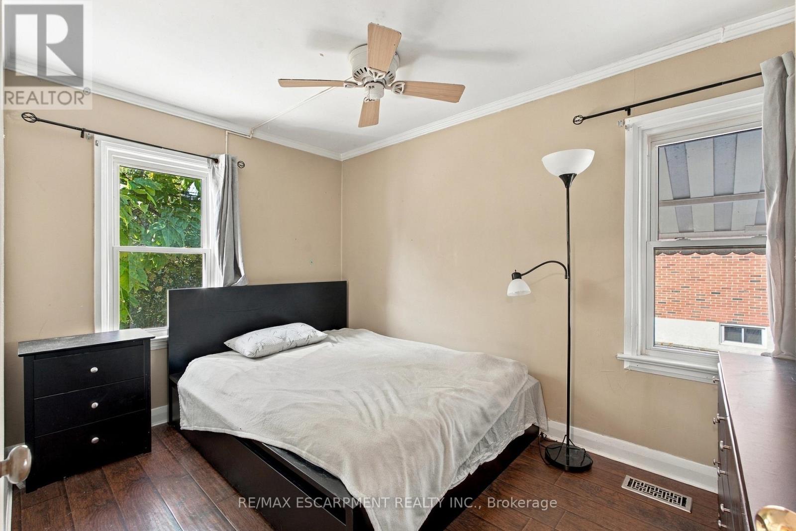 1054 Glendor Avenue, Burlington, ON photo 11