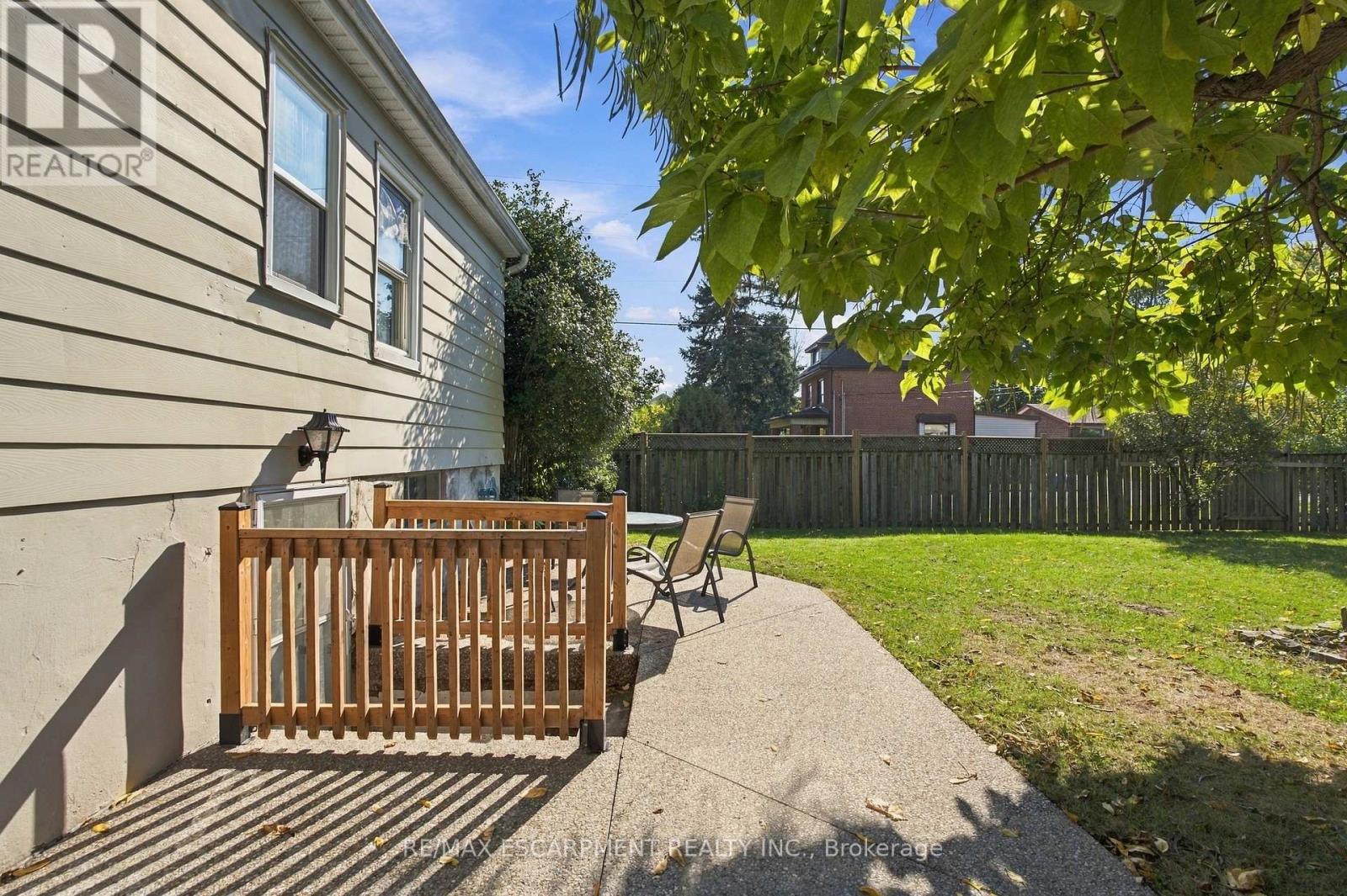 1054 GLENDOR AVENUE - 23