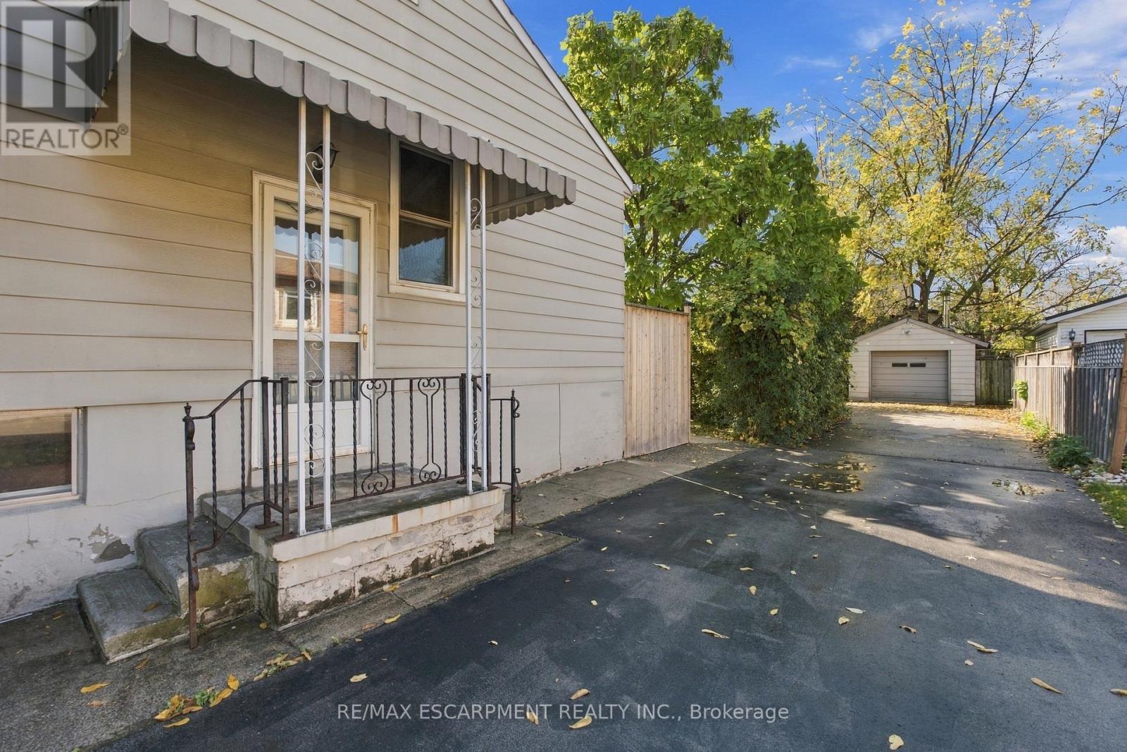 1054 GLENDOR AVENUE - 24