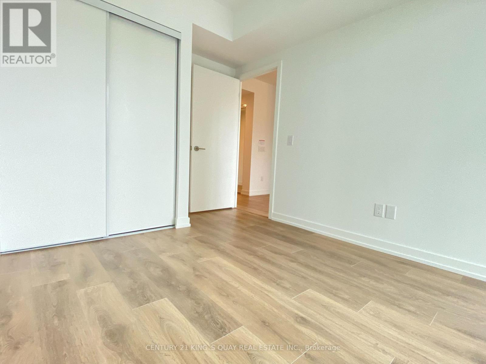1100 Sheppard Avenue West — photo 8