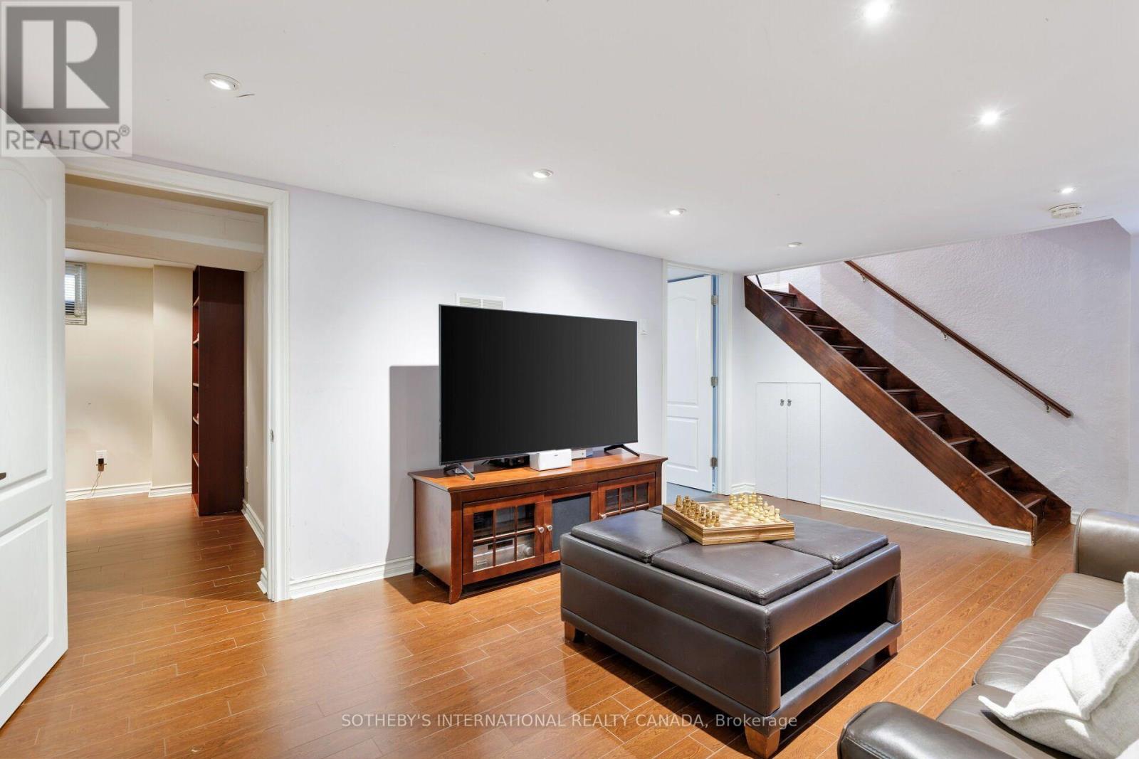 145 Brentwood Road North, Toronto, ON photo 29