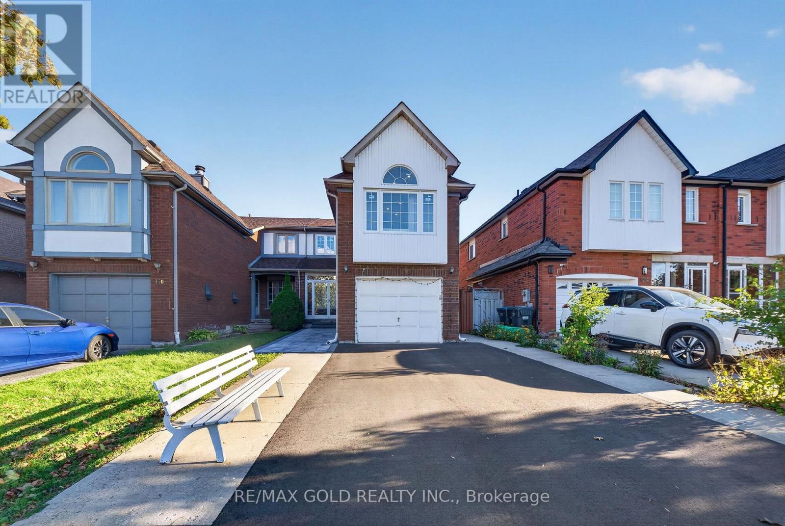 152 Bighorn Crescent, Brampton, ON photo 2