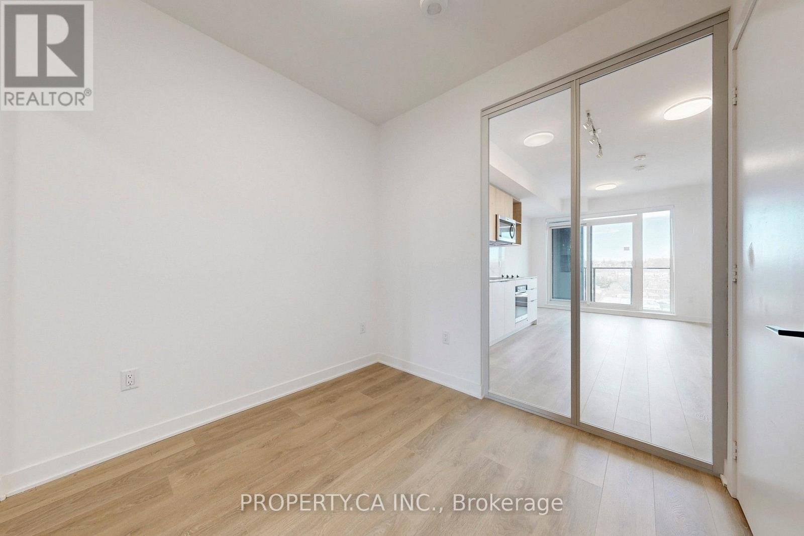 1185 Dupont Street — photo 11