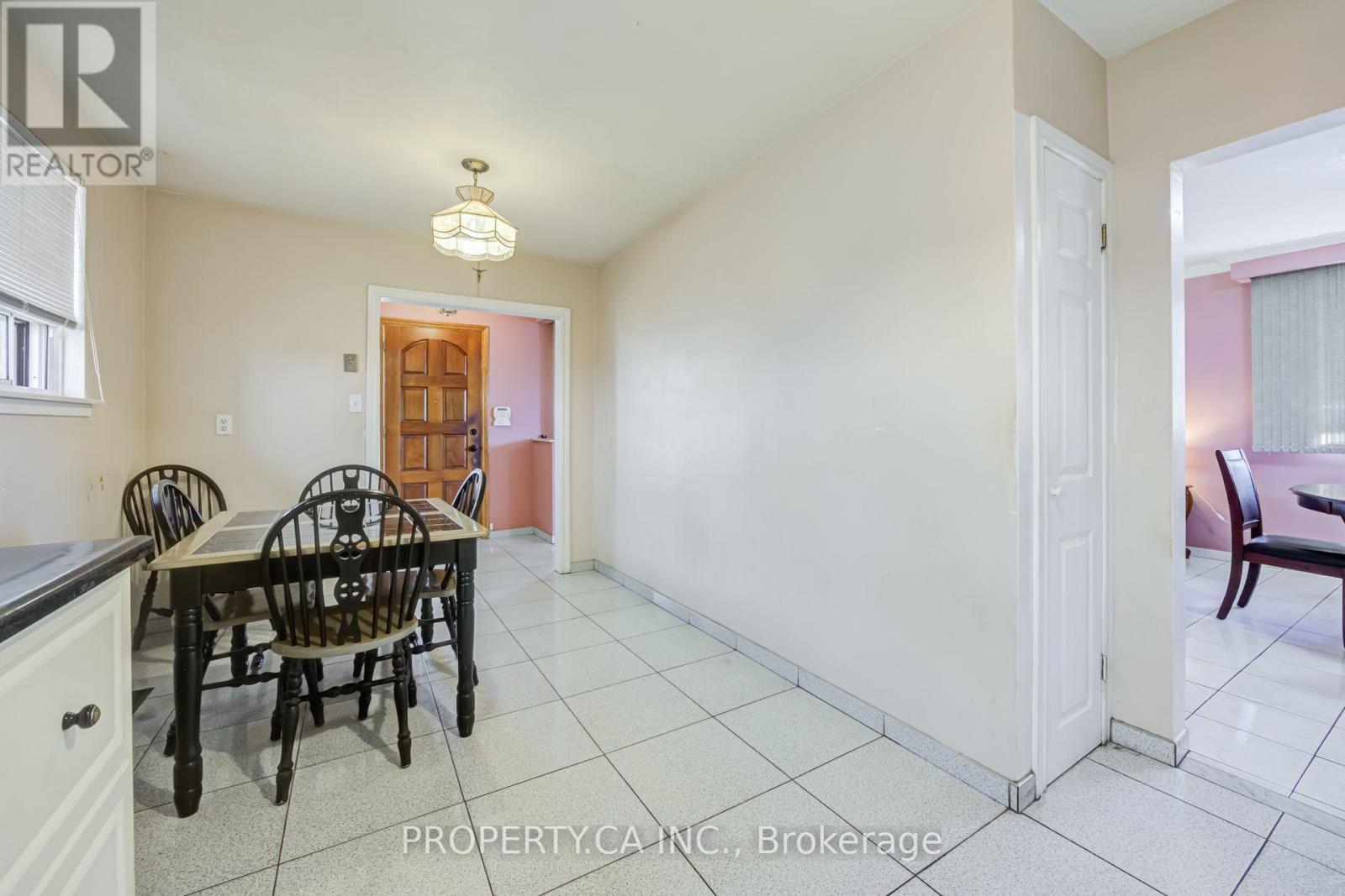 28 Blue Springs Road, Toronto, ON photo 13
