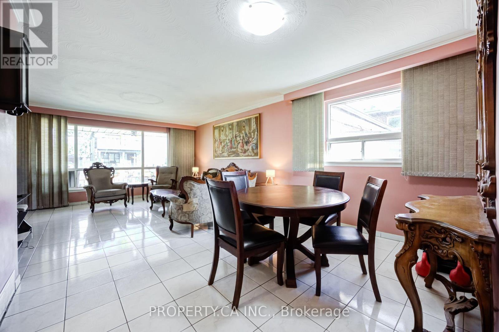 28 Blue Springs Road, Toronto, ON photo 14