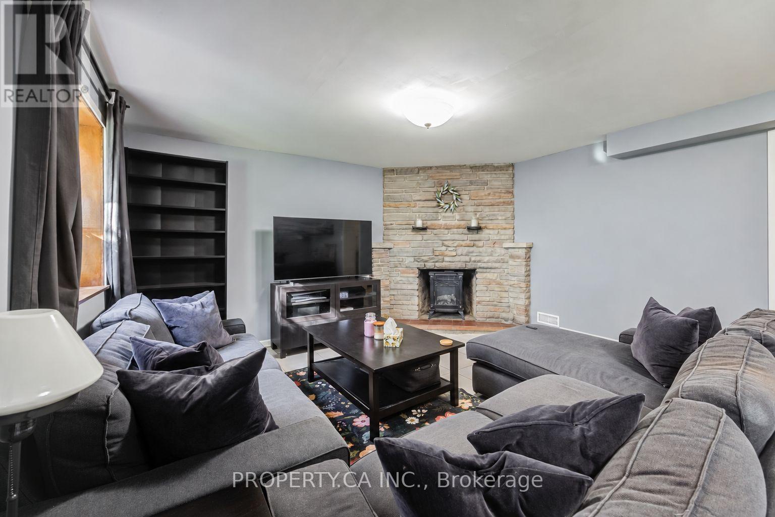 28 Blue Springs Road, Toronto, ON photo 18